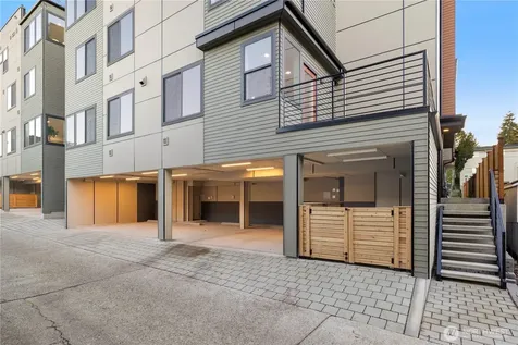 6546 Latona Avenue NE Seattle WA 98115