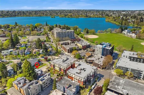 6546 Latona Avenue NE Seattle WA 98115