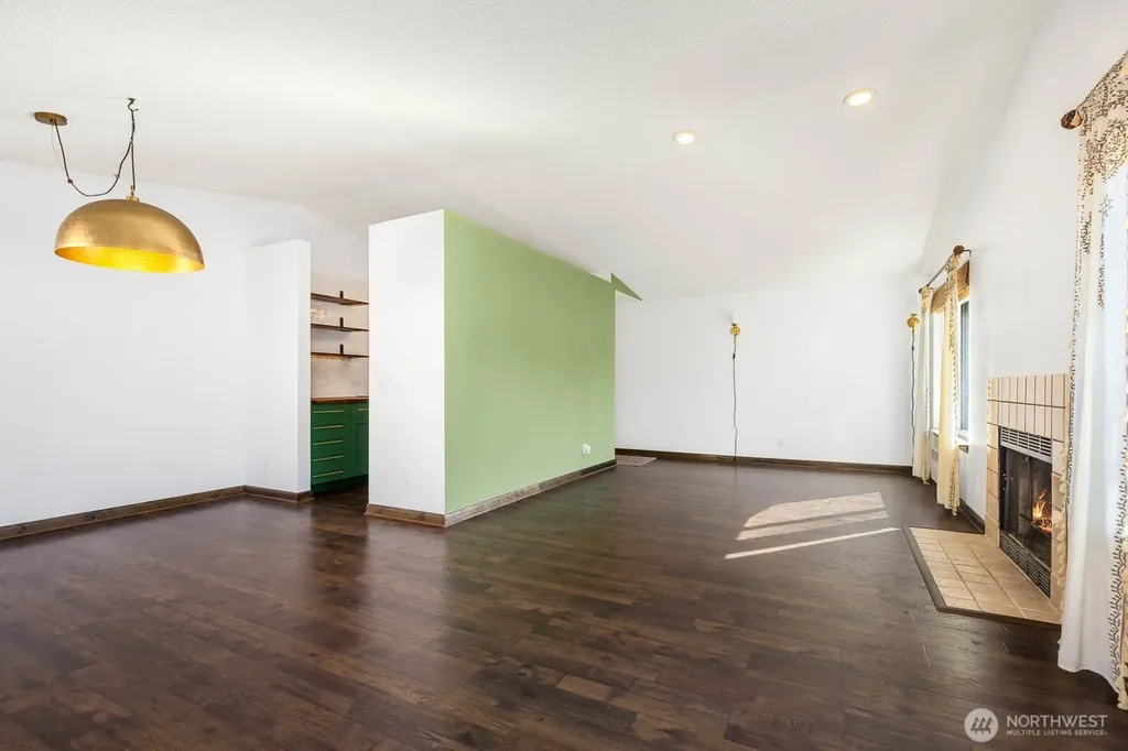 1235 SW 132nd Lane Burien WA 98146