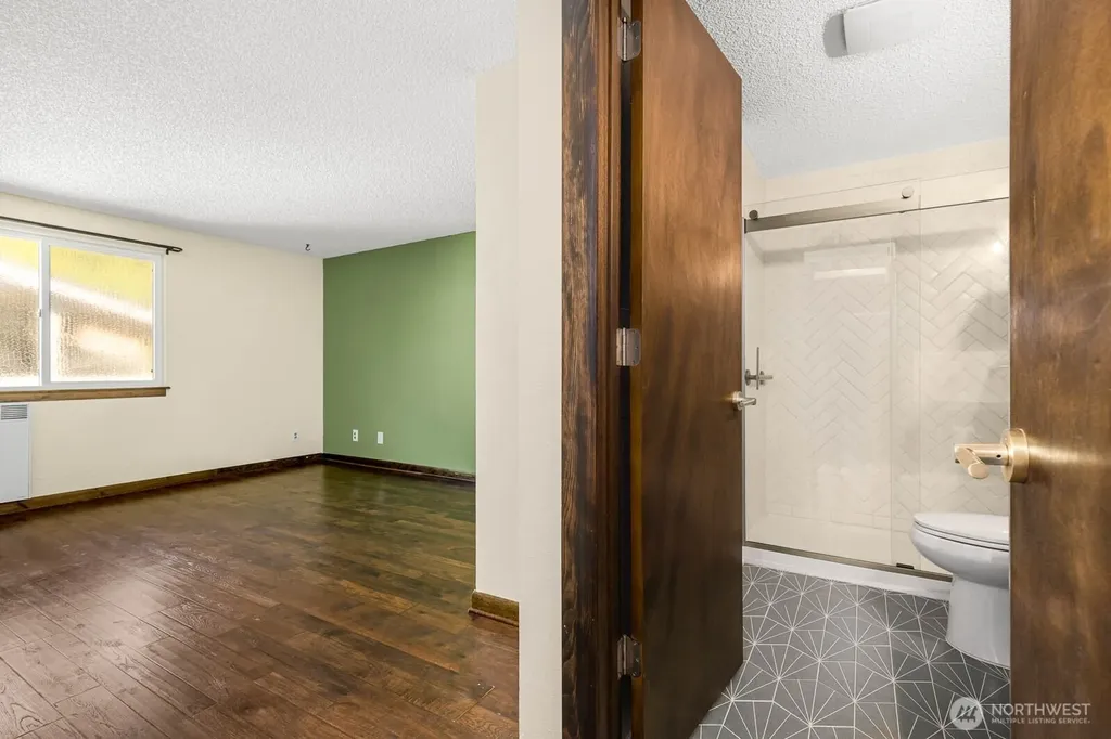 1235 SW 132nd Lane Burien WA 98146