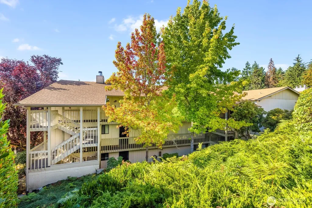 1235 SW 132nd Lane Burien WA 98146