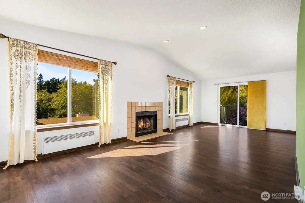 1235 SW 132nd Lane Burien WA 98146