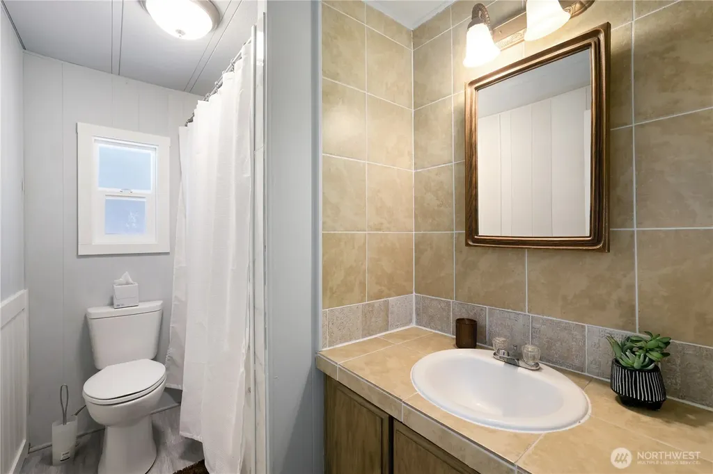 350 E Lakeshore Drive E Shelton WA 98584