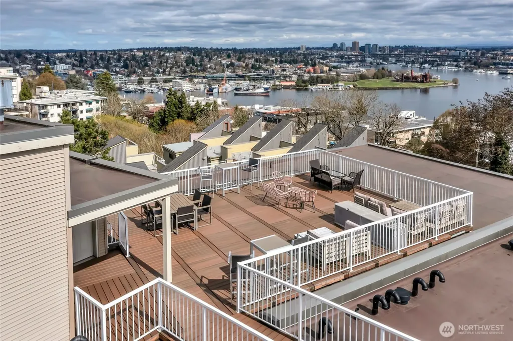 559 Mcgraw Street Seattle WA 98109