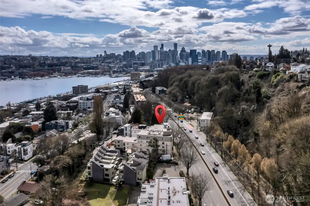 559 Mcgraw Street Seattle WA 98109