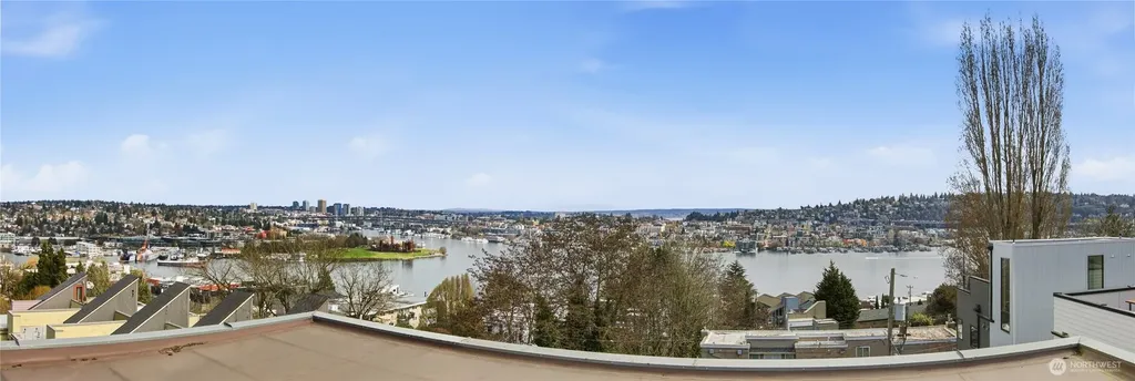 559 Mcgraw Street Seattle WA 98109