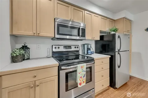 559 Mcgraw Street Seattle WA 98109