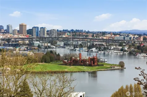 559 Mcgraw Street Seattle WA 98109