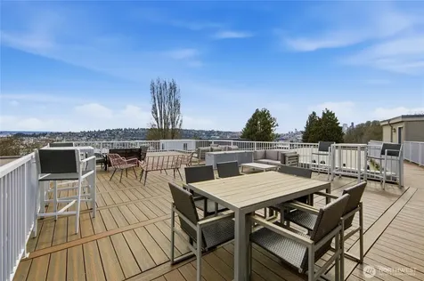 559 Mcgraw Street Seattle WA 98109