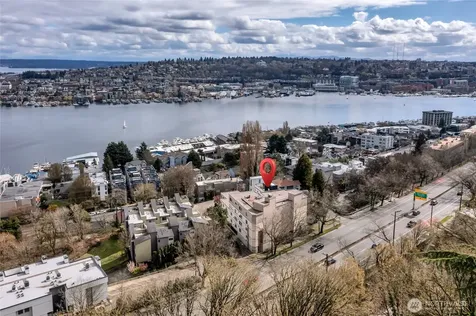 559 Mcgraw Street Seattle WA 98109