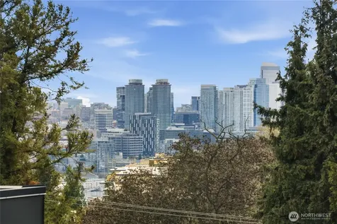 559 Mcgraw Street Seattle WA 98109