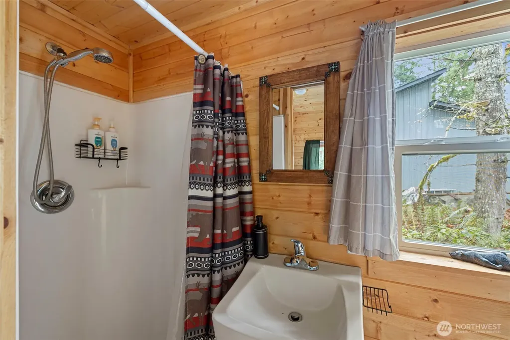 155 Nisqually Way Ashford WA 98304