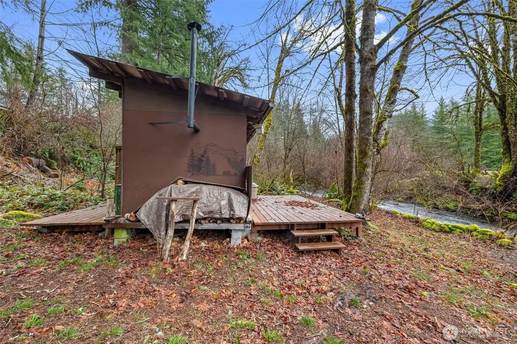 155 Nisqually Way Ashford WA 98304