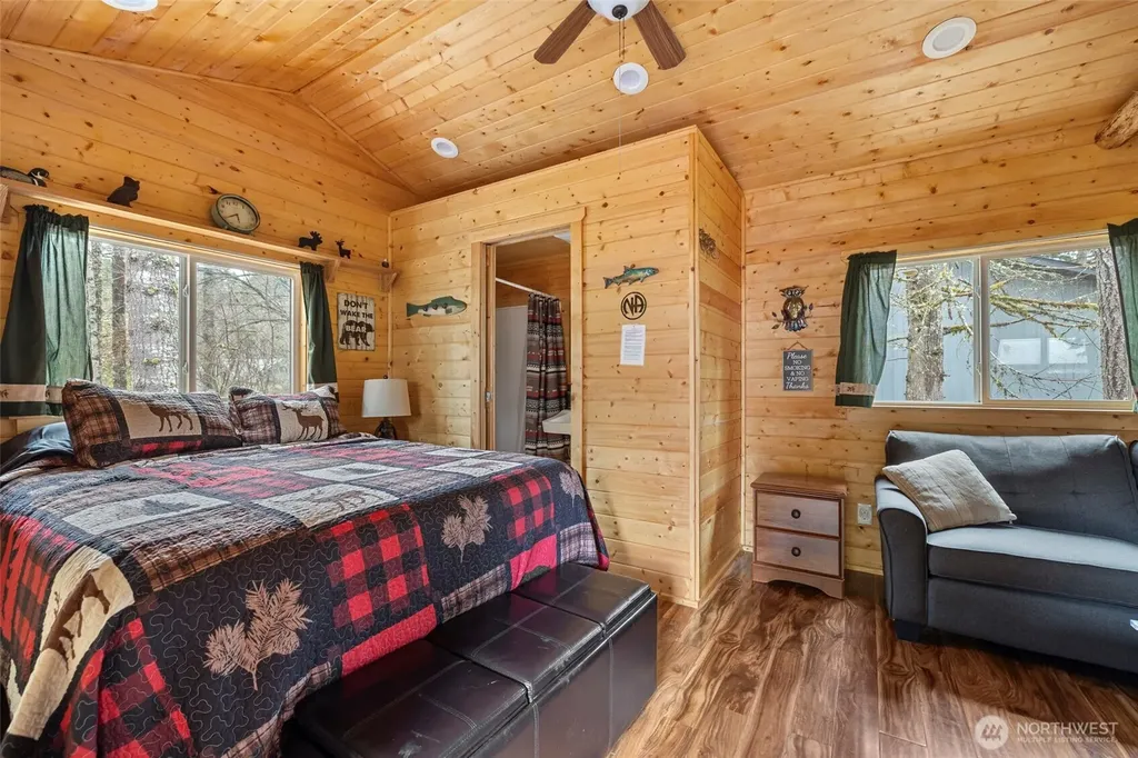 155 Nisqually Way Ashford WA 98304