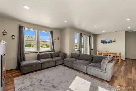 436 Hammond Lane Rock Island WA 98850