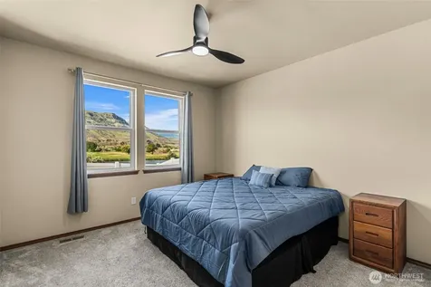 436 Hammond Lane Rock Island WA 98850