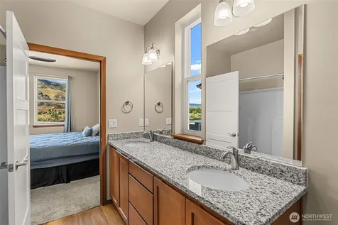 436 Hammond Lane Rock Island WA 98850