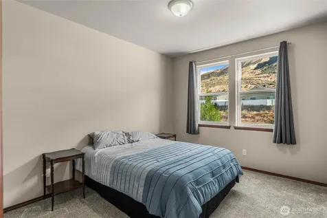 436 Hammond Lane Rock Island WA 98850