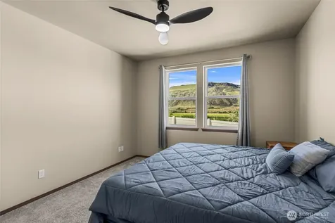436 Hammond Lane Rock Island WA 98850