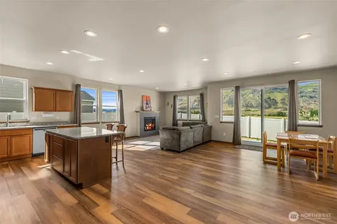 436 Hammond Lane Rock Island WA 98850