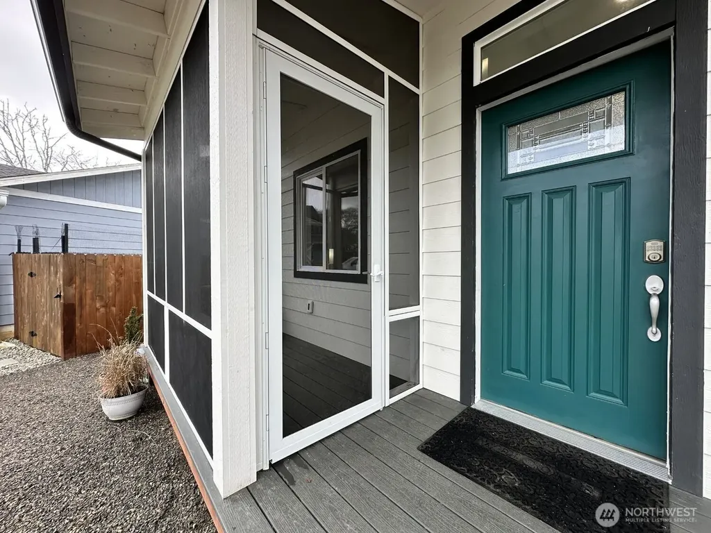638 Rainbow Ct NE Ocean Shores WA 98569