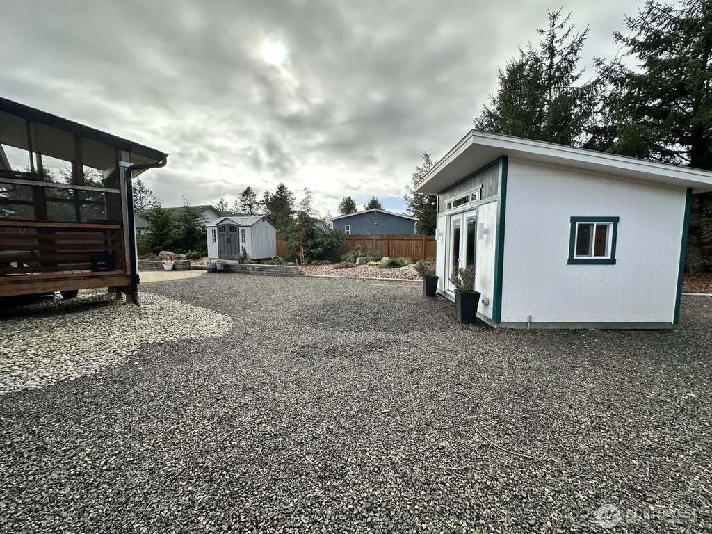 638 Rainbow Ct NE Ocean Shores WA 98569