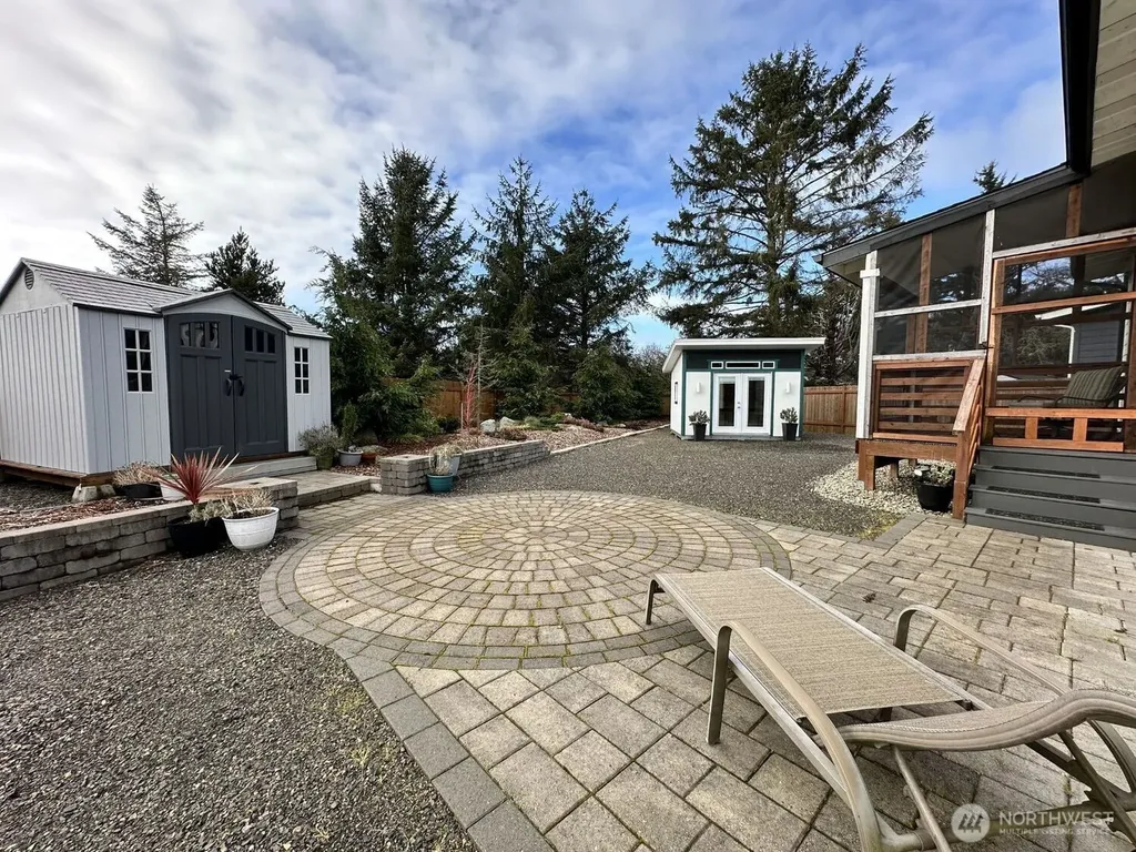 638 Rainbow Ct NE Ocean Shores WA 98569