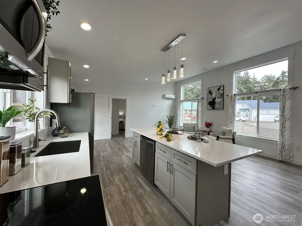 638 Rainbow Ct NE Ocean Shores WA 98569