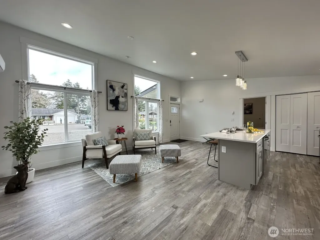 638 Rainbow Ct NE Ocean Shores WA 98569