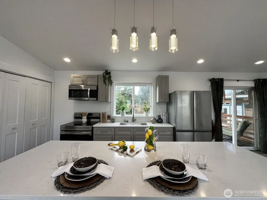 638 Rainbow Ct NE Ocean Shores WA 98569