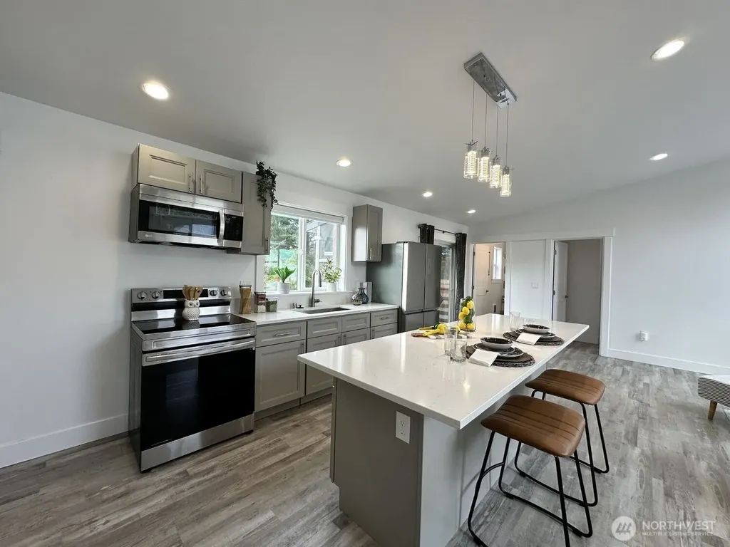 638 Rainbow Ct NE Ocean Shores WA 98569