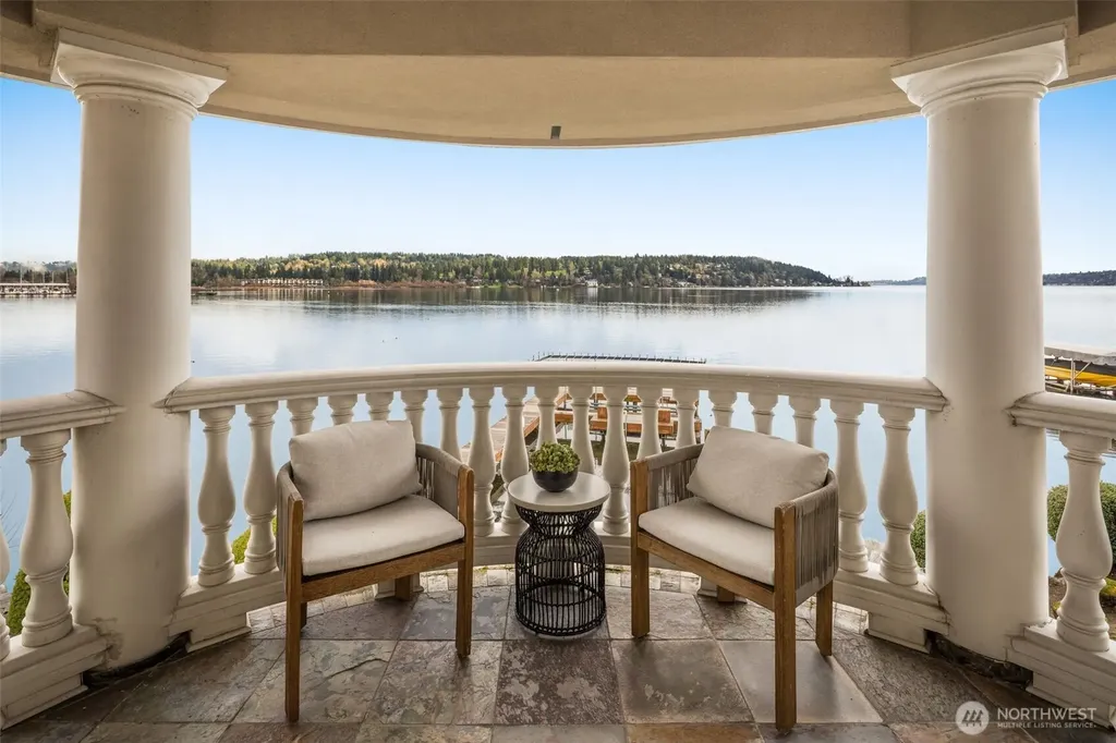 17765 Beach Drive NE Lake Forest Park WA 98155