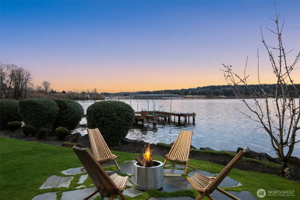 17765 Beach Drive NE Lake Forest Park WA 98155