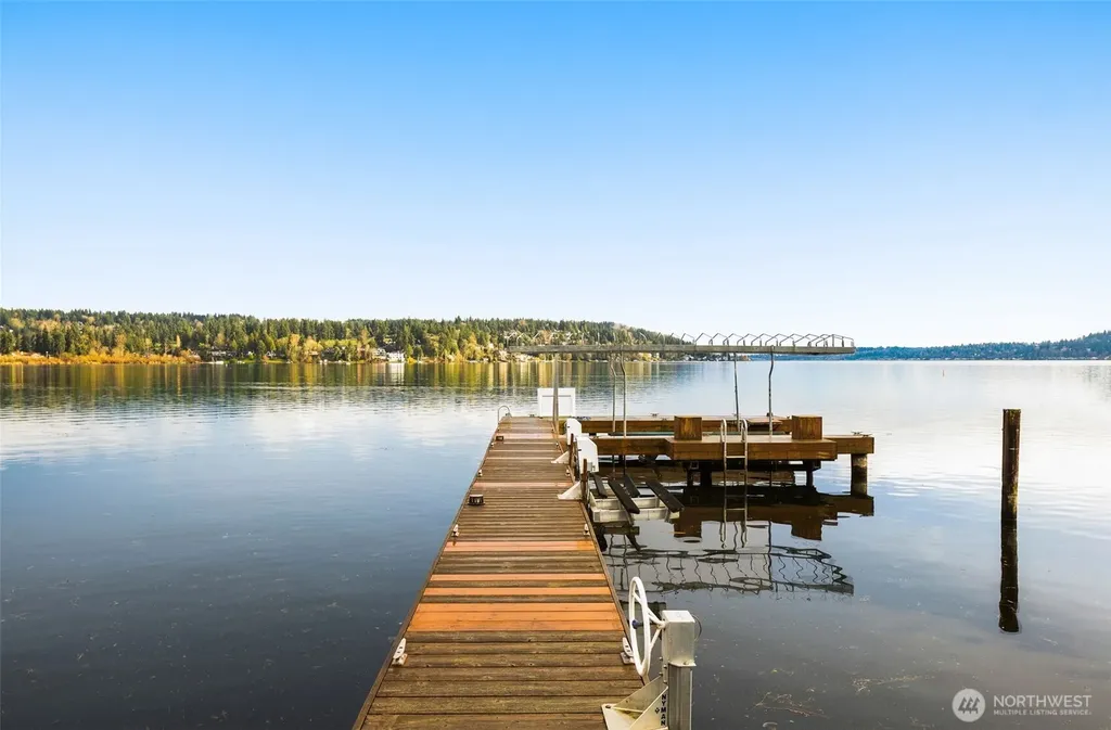 17765 Beach Drive NE Lake Forest Park WA 98155