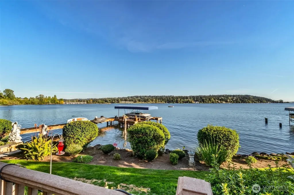 17765 Beach Drive NE Lake Forest Park WA 98155