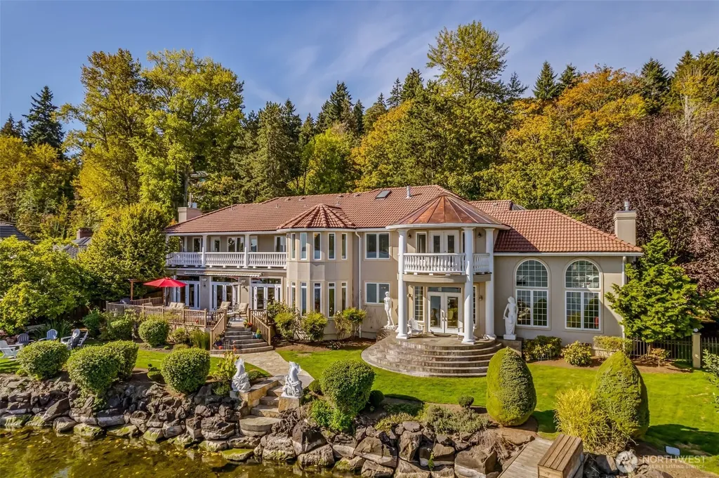 17765 Beach Drive NE Lake Forest Park WA 98155