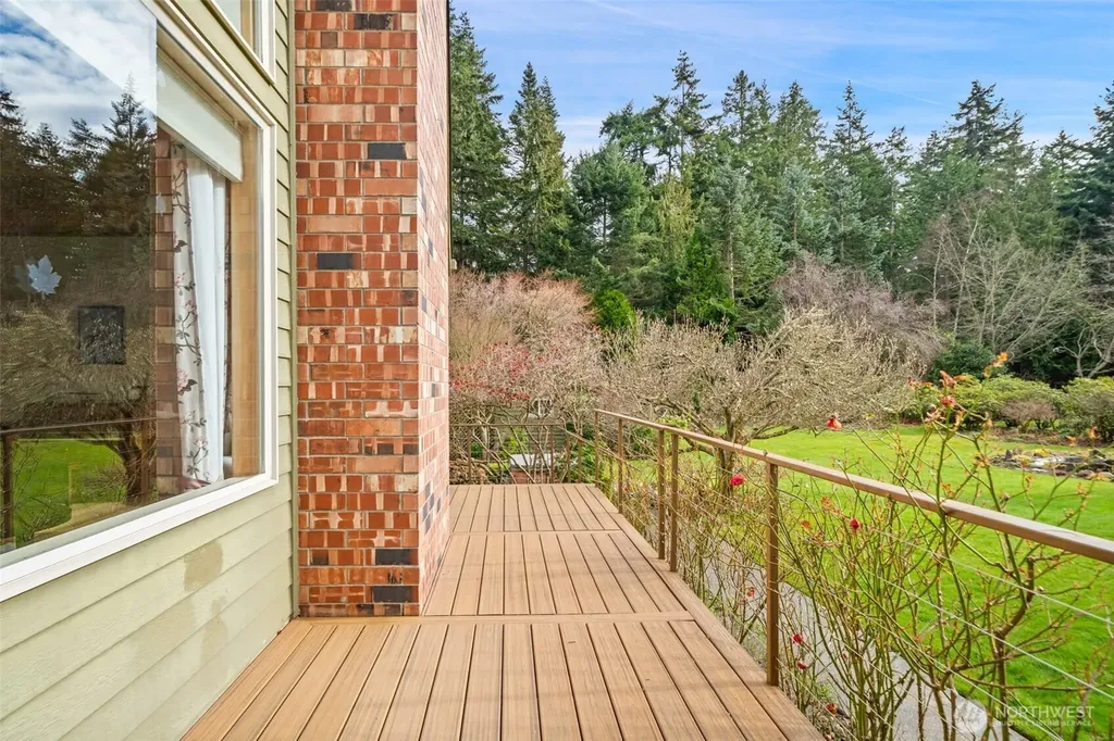 520 Grandview Drive Sequim WA 98382