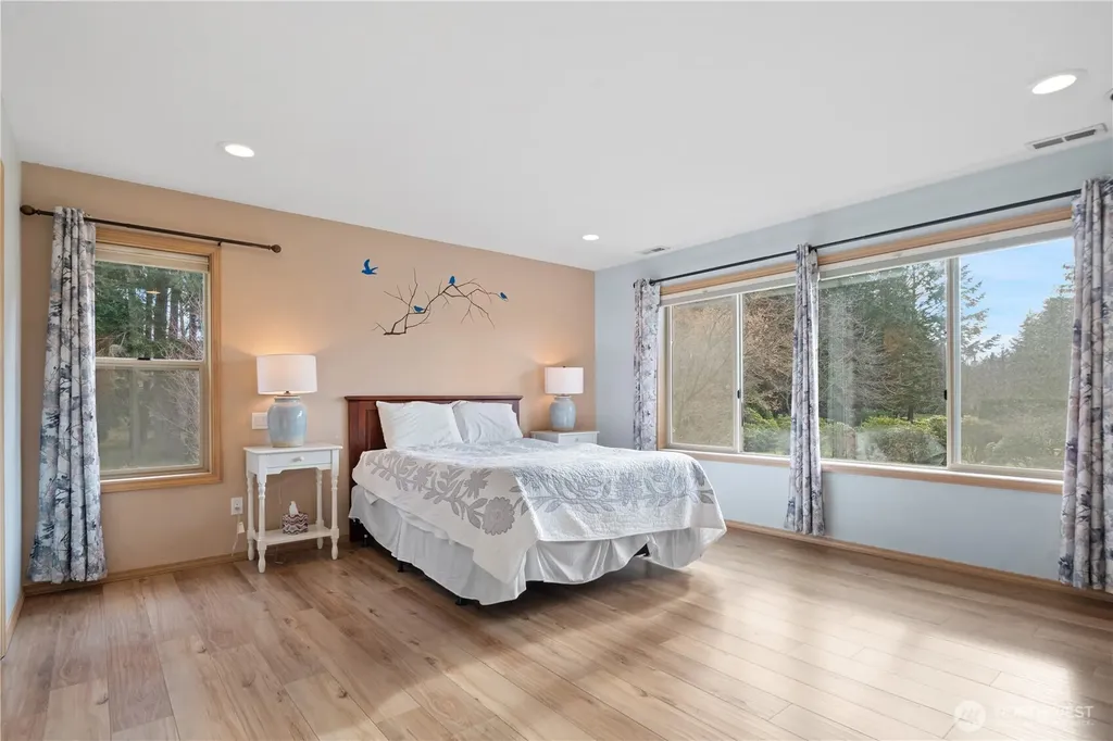 520 Grandview Drive Sequim WA 98382