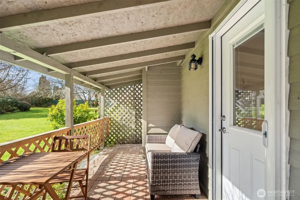 520 Grandview Drive Sequim WA 98382
