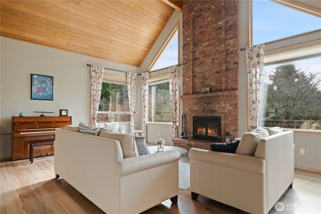 520 Grandview Drive Sequim WA 98382