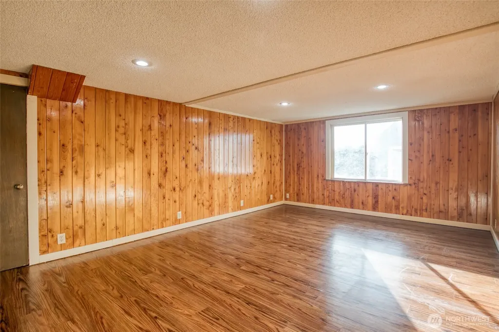 2409 Cherry Street Aberdeen WA 98520