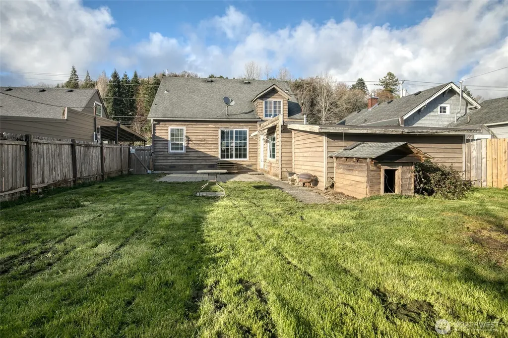 2409 Cherry Street Aberdeen WA 98520