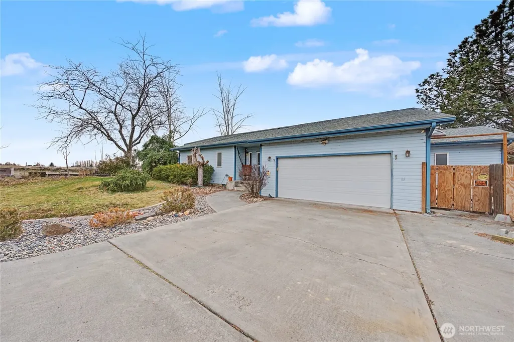 2238 S Crestmont Drive Moses Lake WA 98837