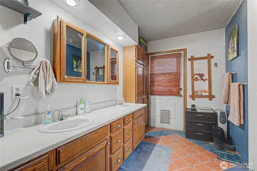 2238 S Crestmont Drive Moses Lake WA 98837