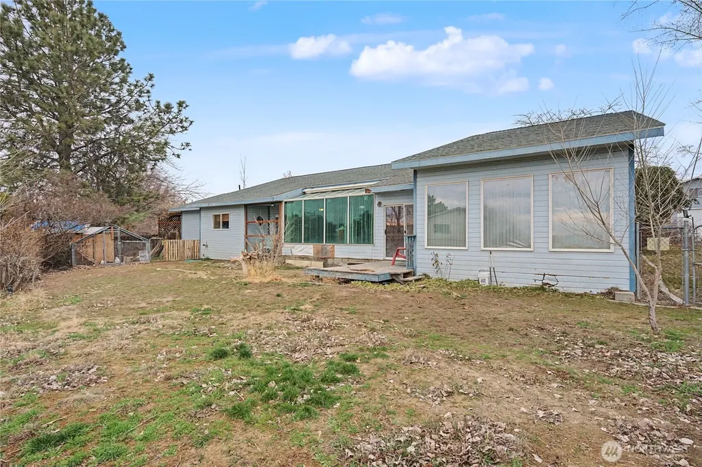 2238 S Crestmont Drive Moses Lake WA 98837