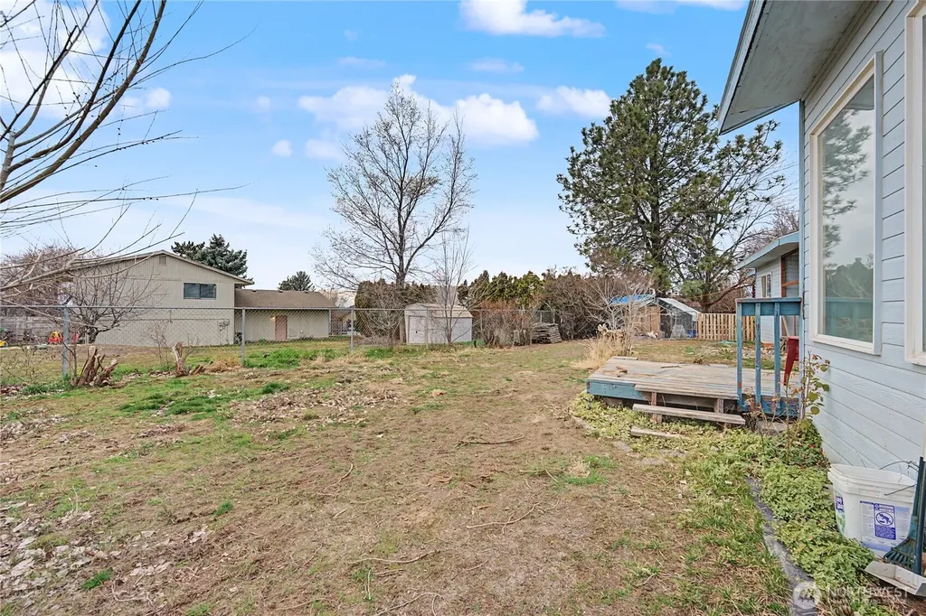 2238 S Crestmont Drive Moses Lake WA 98837