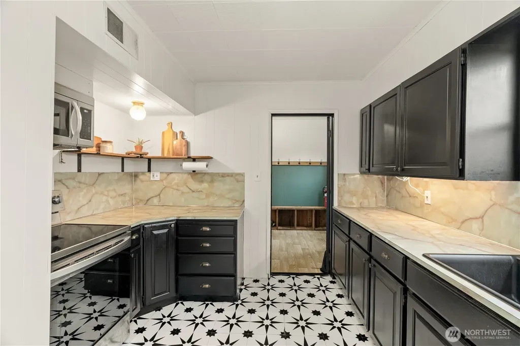 515 5th Street Hoquiam WA 98550