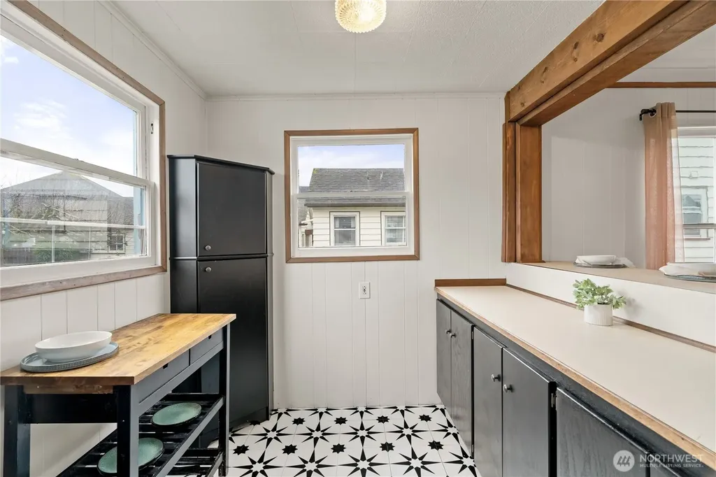 515 5th Street Hoquiam WA 98550