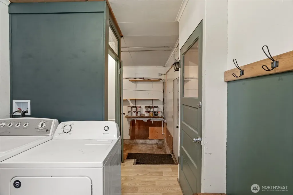 515 5th Street Hoquiam WA 98550