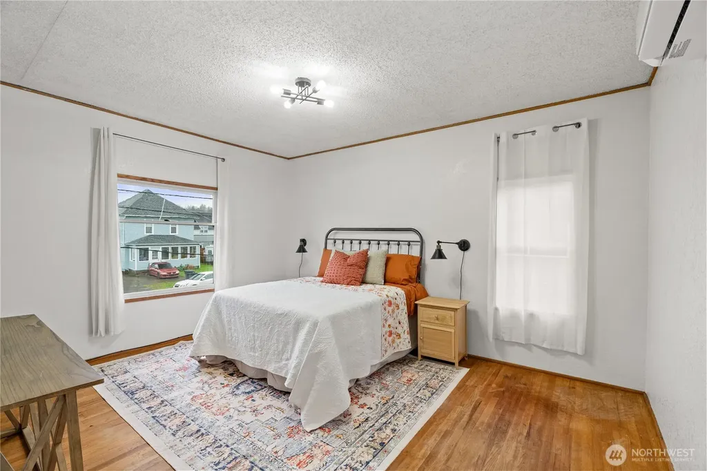 515 5th Street Hoquiam WA 98550